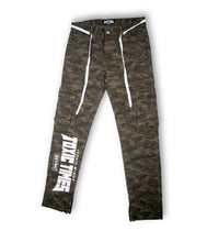 Load image into Gallery viewer, Camo Jeans